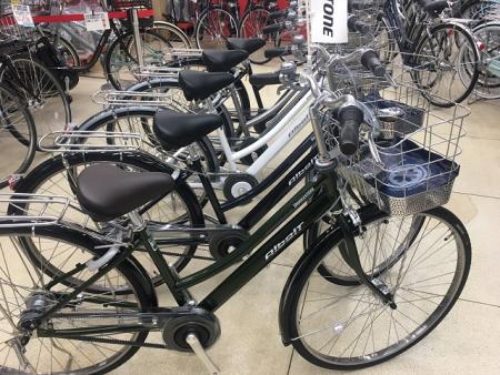 姫路市内各中学・高校通学車揃ってます。